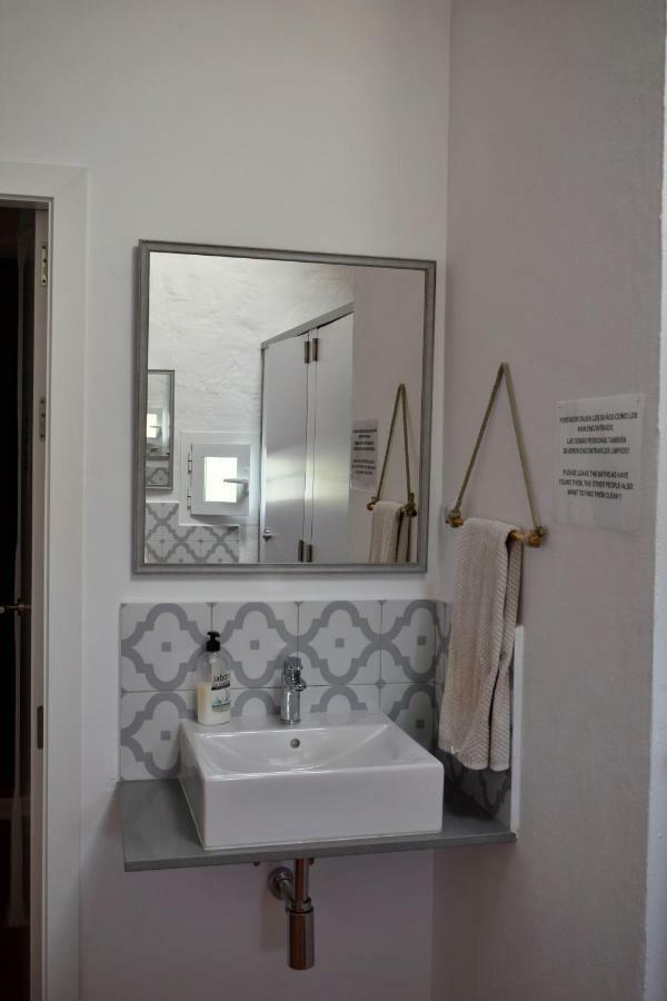 Hostel Refugi Biniati Vell *
